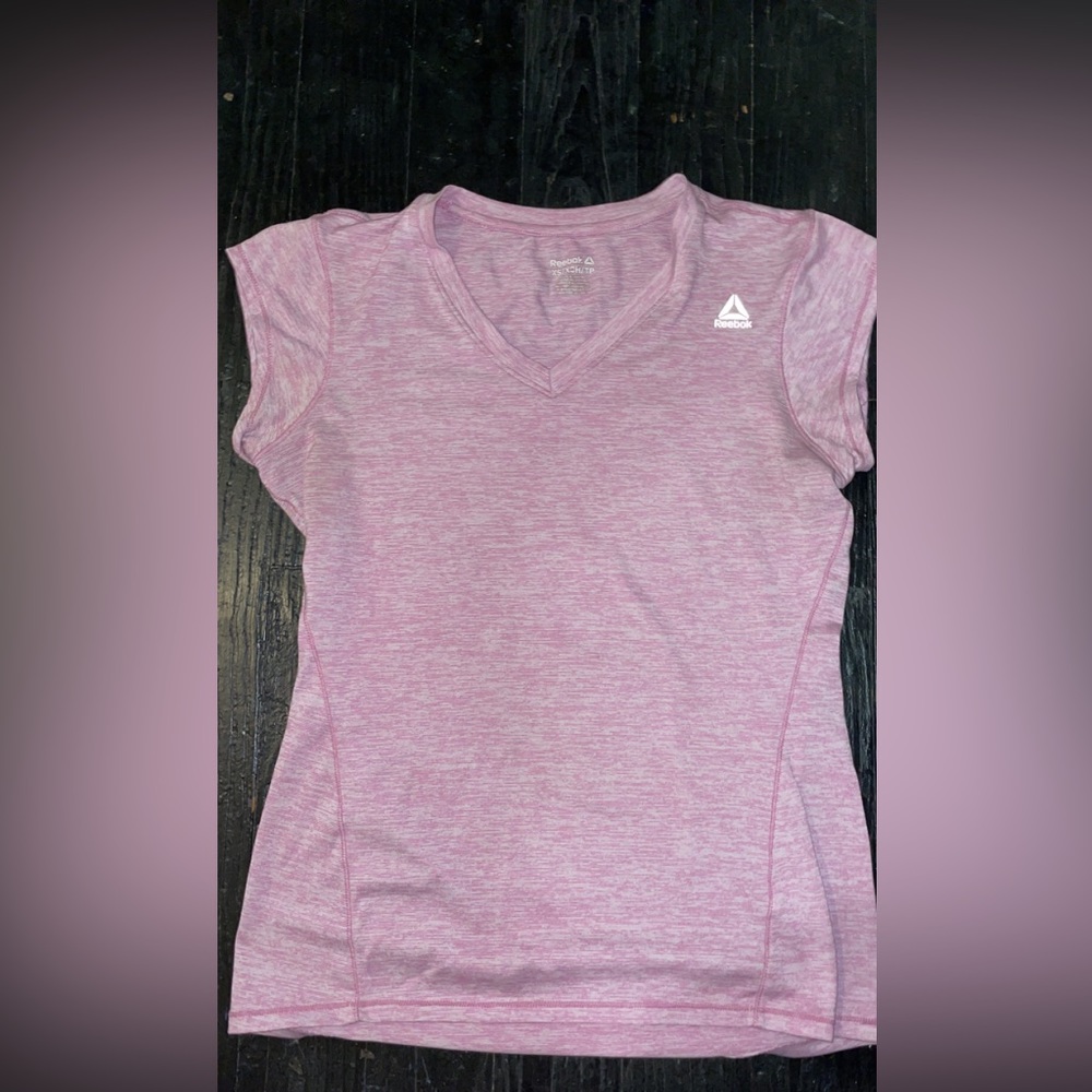 Baby/Light pink athletic shirt